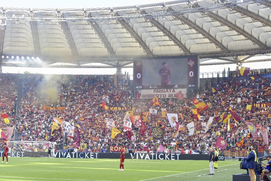 La Curva Sud durante Roma-Cremonese