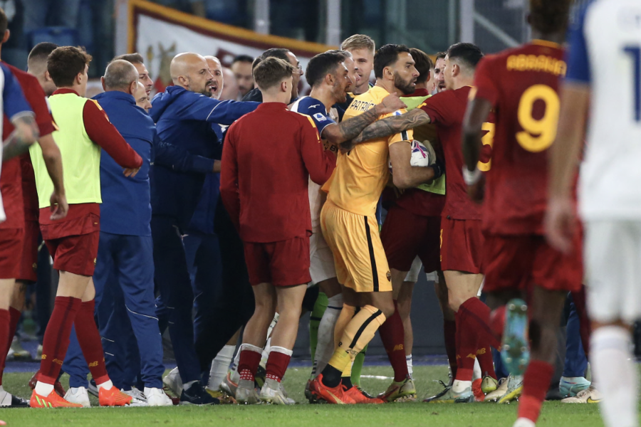 La rissa durante il derby dopo le perdite di tempo di Radu