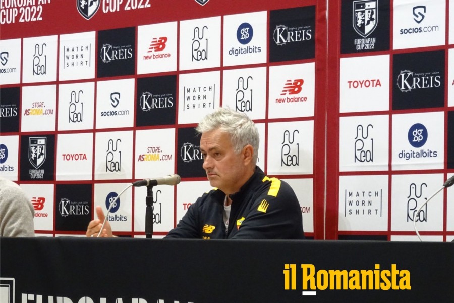 José Mourinho in conferenza in Giappone