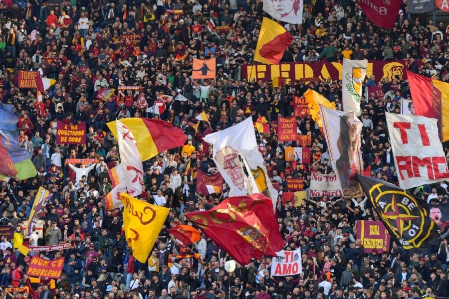 La Curva Sud durante una sfida della Roma allo Stadio Olimpico