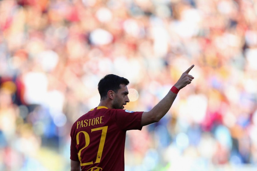 Javier Pastore contro il Cagliari