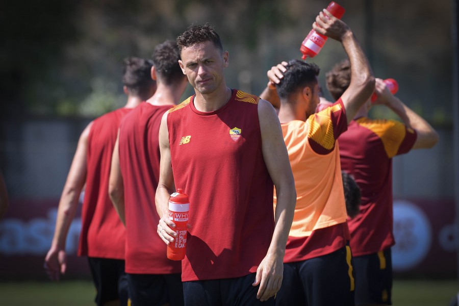 Nemanja Matic durante un allenamento della Roma