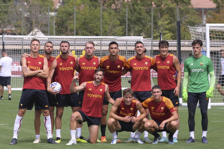 Squadra in campo a Trigoria