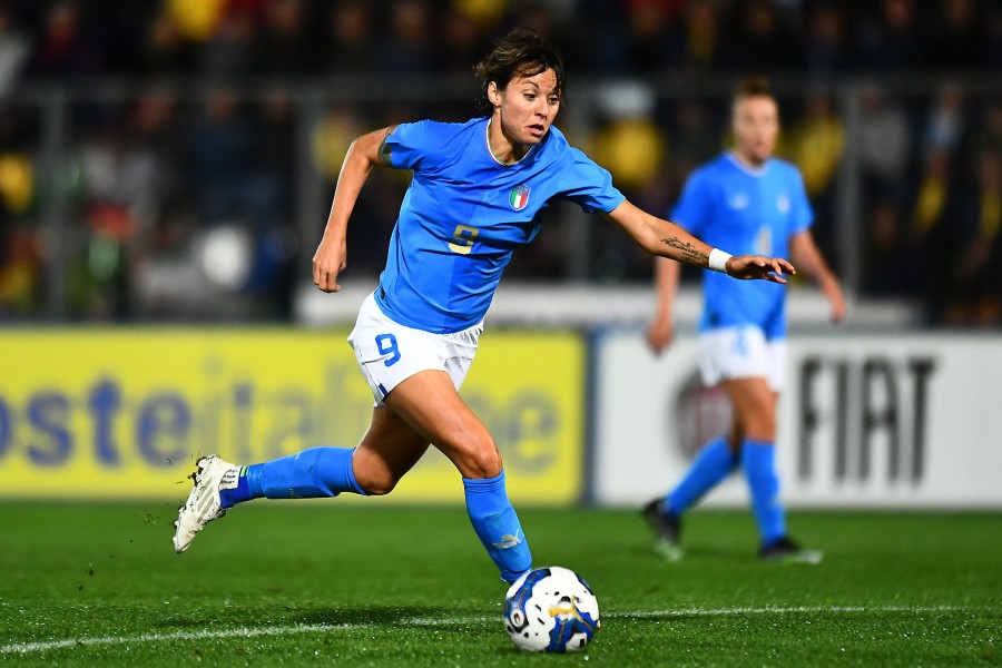 Valentina Giacinti durante una partita dell'Italia Femminile