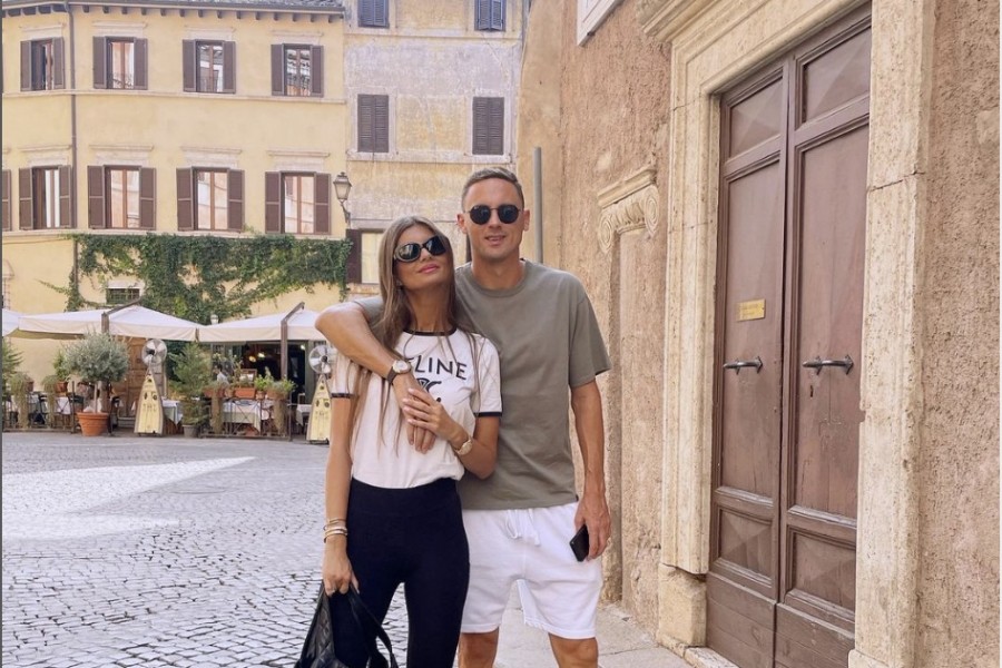 Matic e la moglie Aleksandra per le vie del centro di Roma