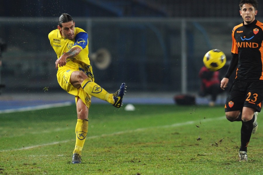 Moscardelli con la maglia del Chievo contro la Roma