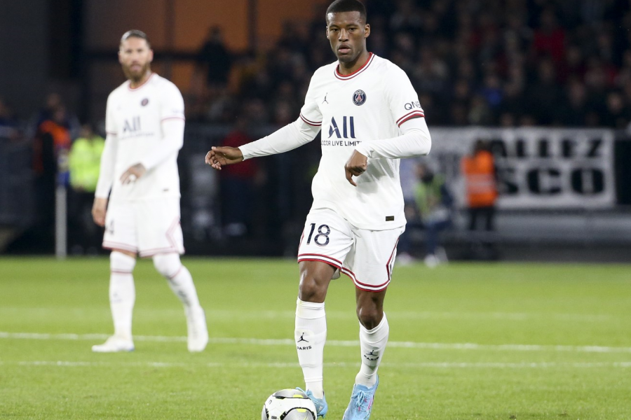 Wijnaldum con la maglia del PSG