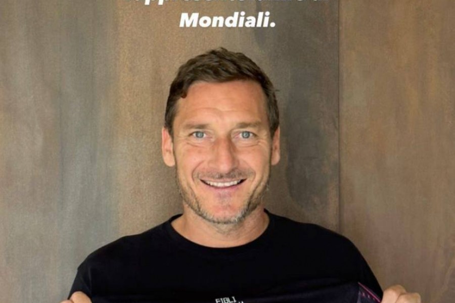 La dedica di Totti per la nazionale femminile