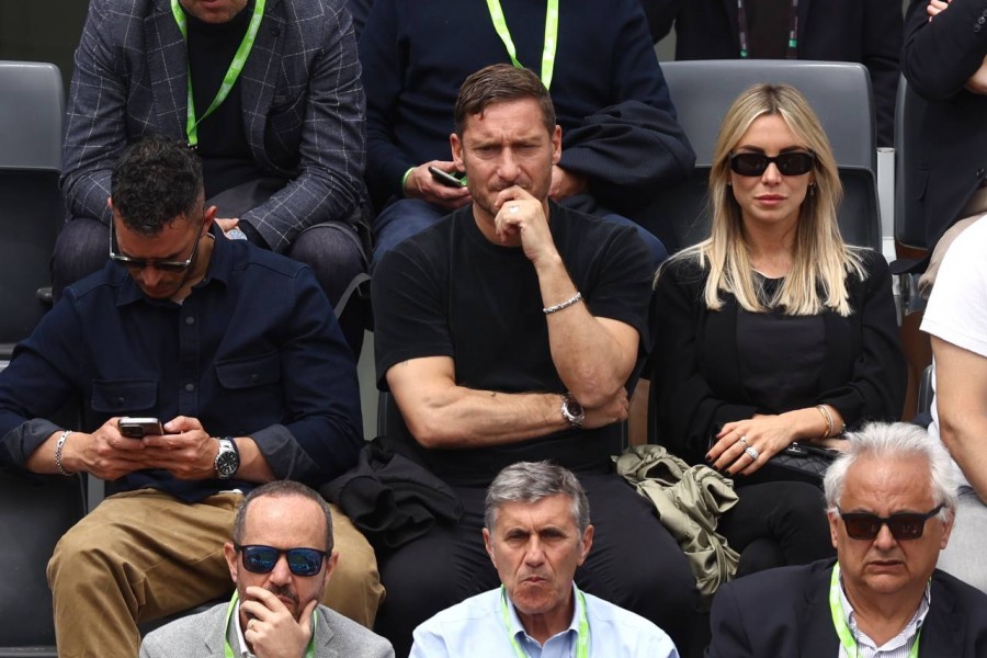 Francesco Totti e Noemi Bocchi durante il match di Alcaraz