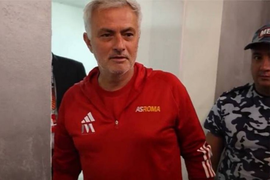 Mourinho scherza con la giornalista