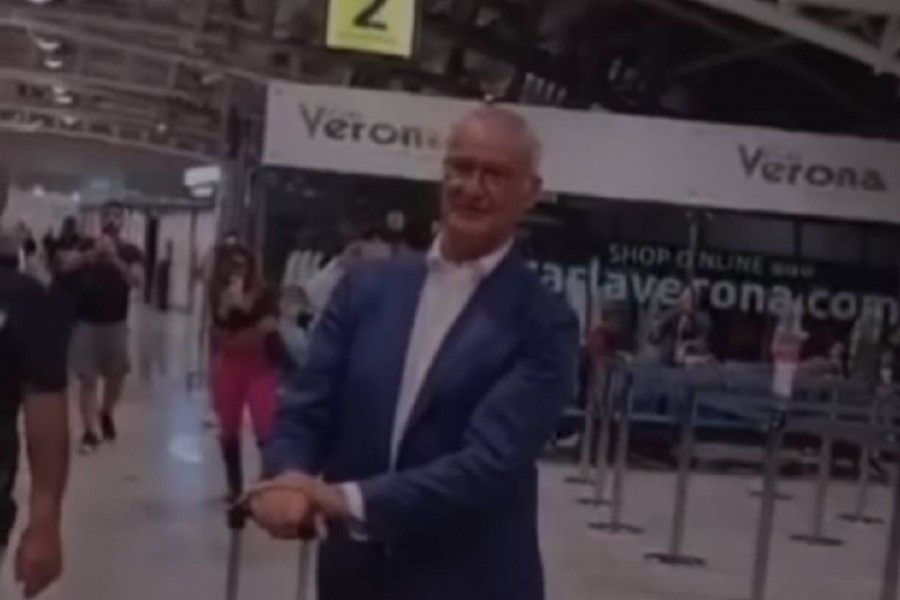 Claudio Ranieri in aeroporto 