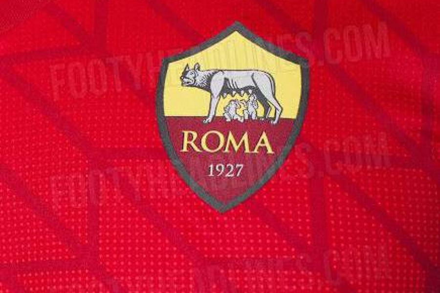 Il nuovo kit pre-gara della Roma (via Footyheadlines)