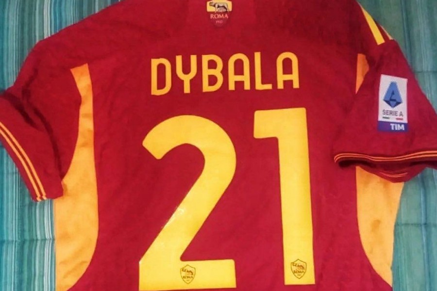 Possibile nuova maglia della Roma