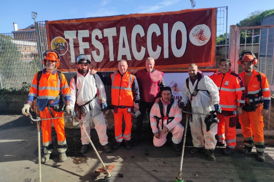 Gli operatori durante l'evento