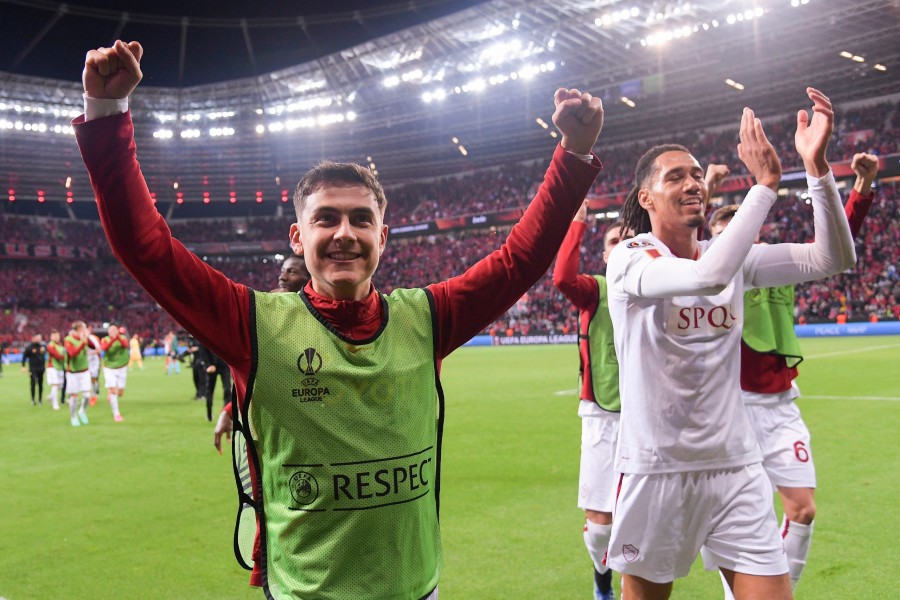 Dybala e Smalling al termine di Bayer Leverkusen-Roma