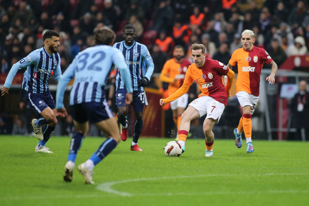 Artürkoglu in campo col Galatasaray