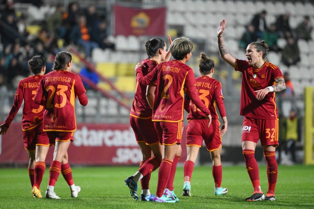 Linari esulta per la vittoria della Femminile sul Pomigliano