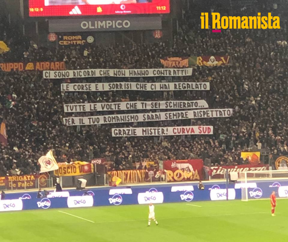 Uno degli striscioni esposti all'Olimpico