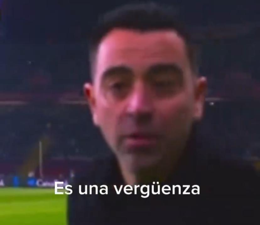 La protesta di Xavi di fronte alle telecamere