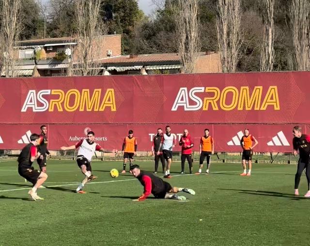 Il gol di Pellegrini in allenamento