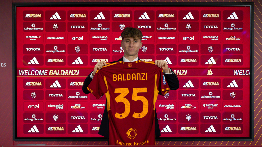 Baldanzi con la maglia della Roma