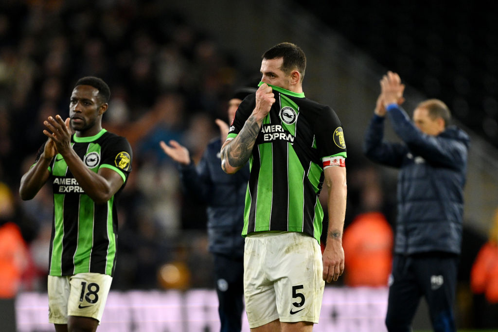 La delusione di Lewis Dunk dopo l'eliminazione dalla FA Cup