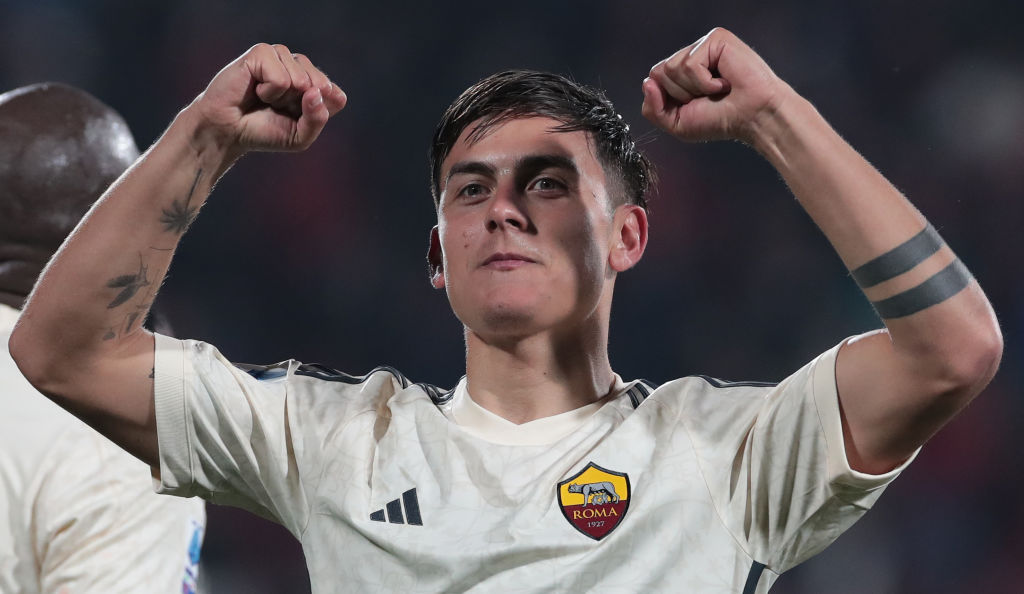 Paulo Dybala in azione con la maglia della Roma