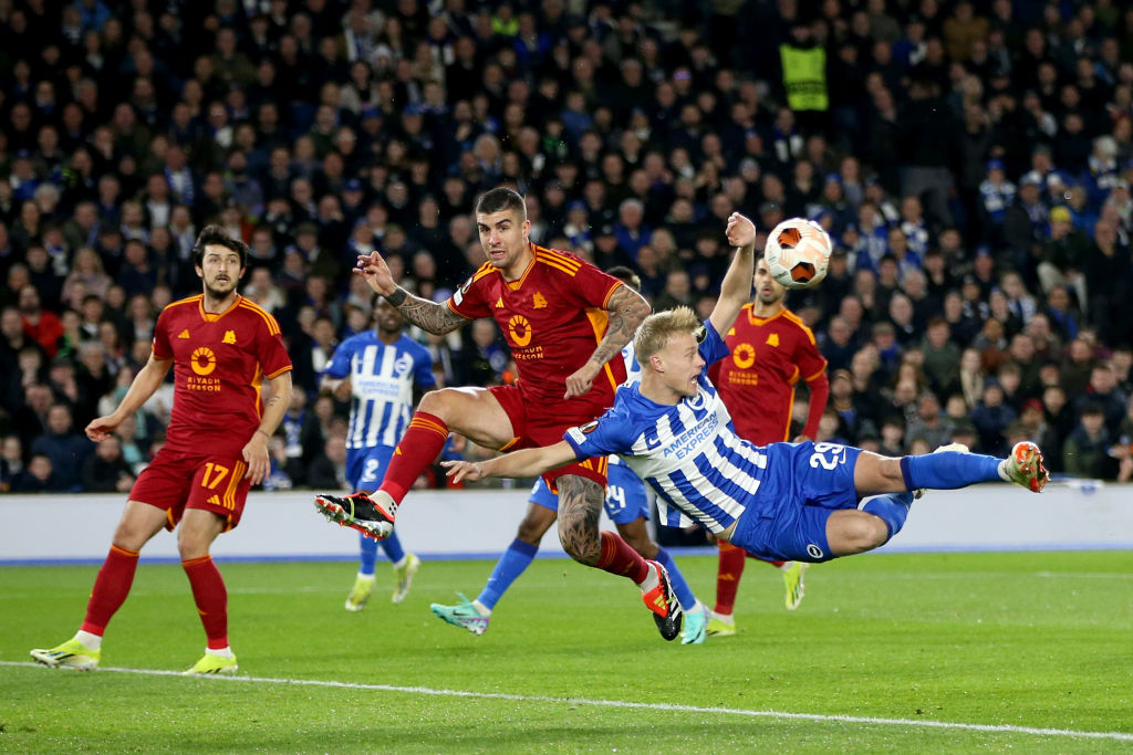 Mancini durante un'azione di gioco di Brighton-Roma