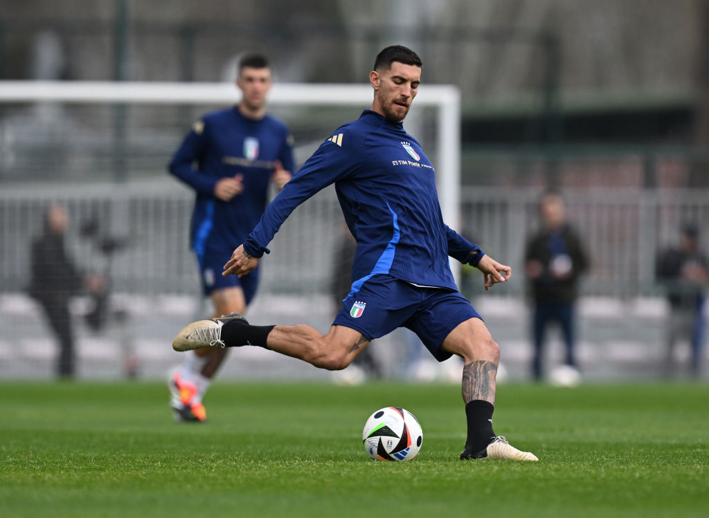 Pellegrini durante un allenamento con la Nazionale italiana