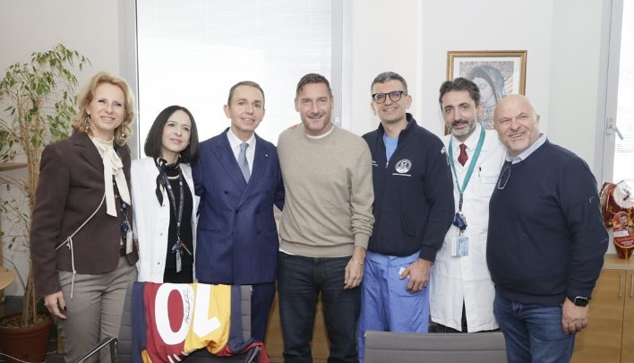 Lo scatto condiviso sui social da Totti