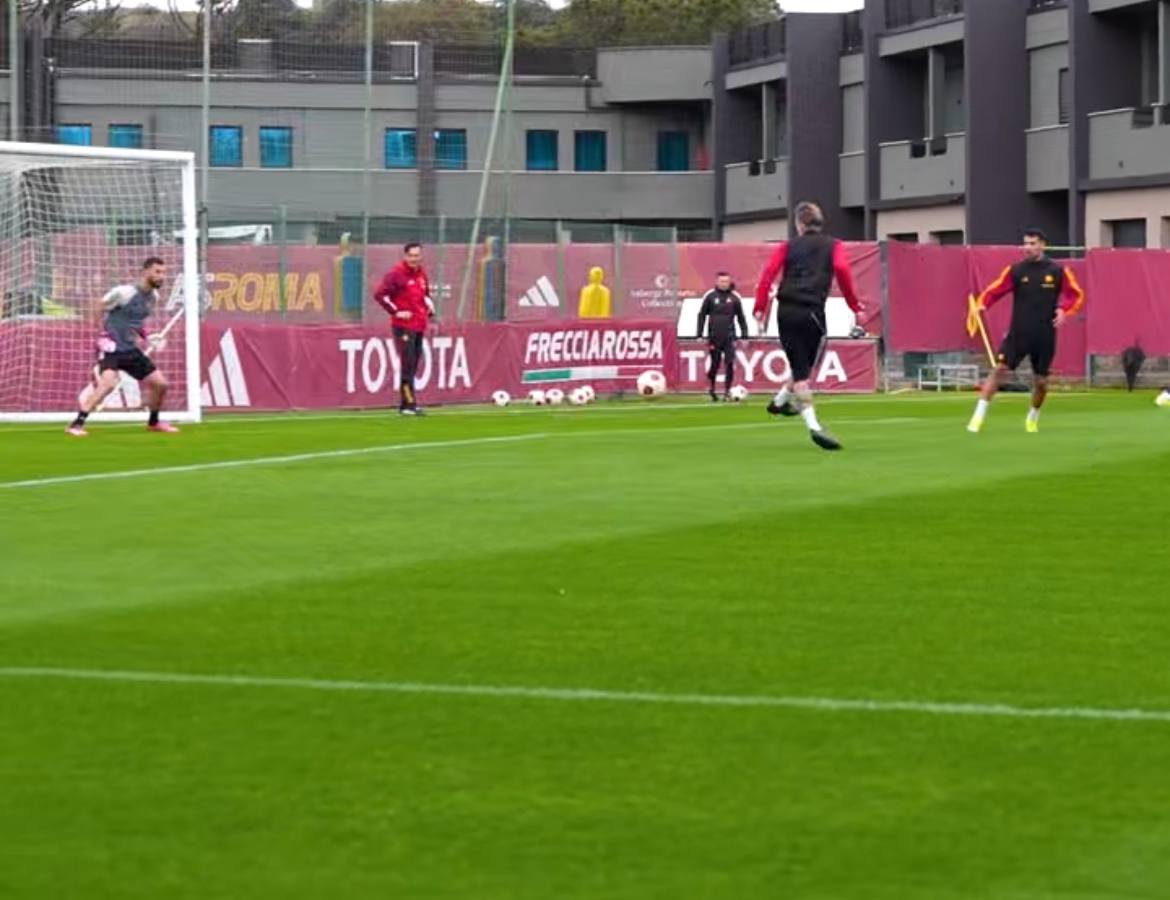 L'allenamento dei giallorossi a Trigoria