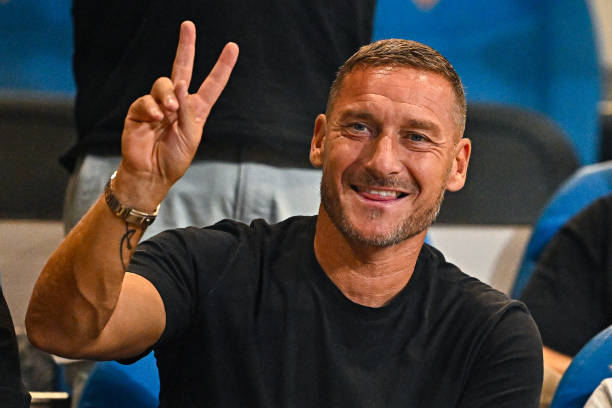 Totti sorride in tribuna