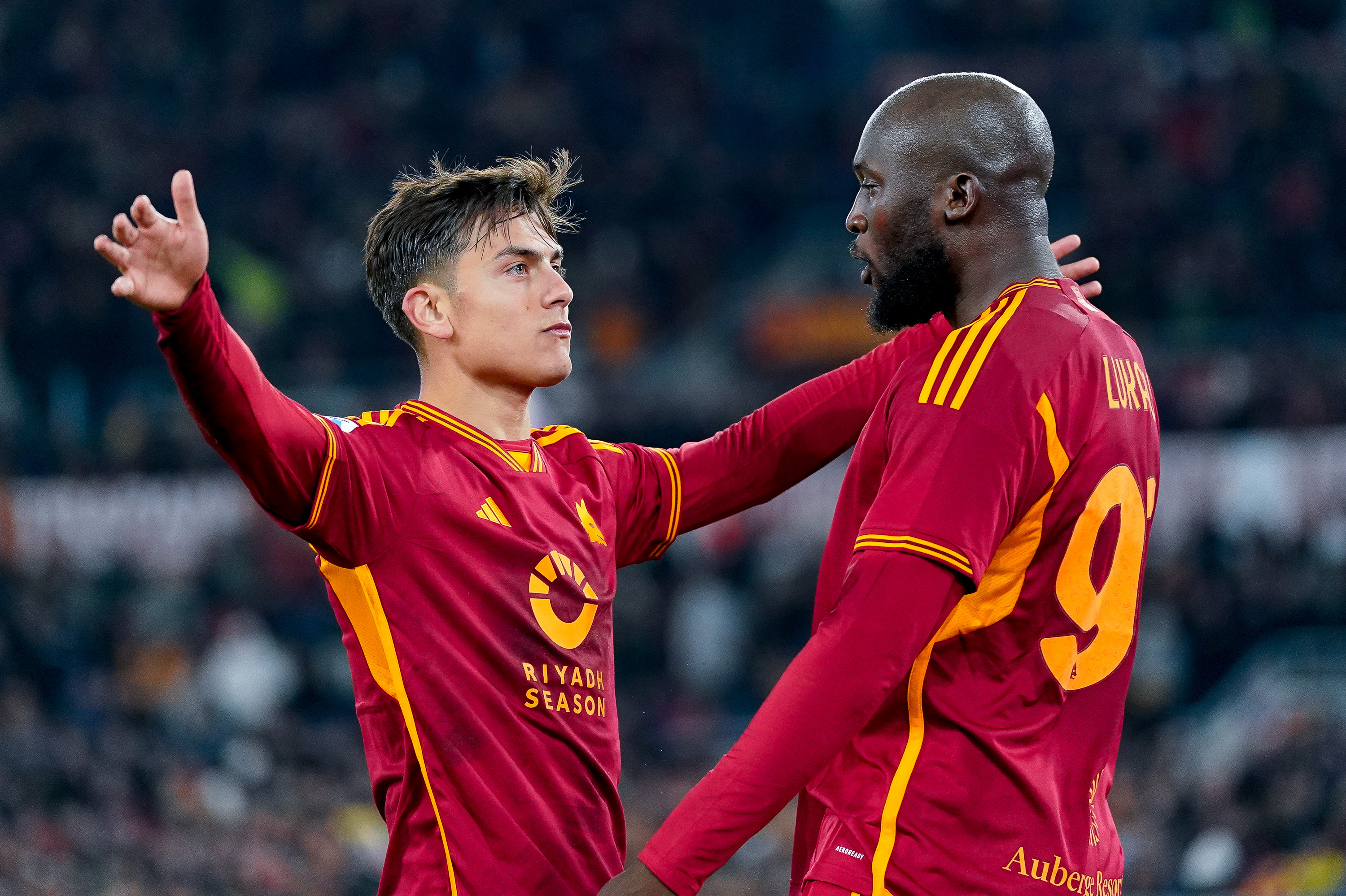 Esultanza di Dybala e Lukaku