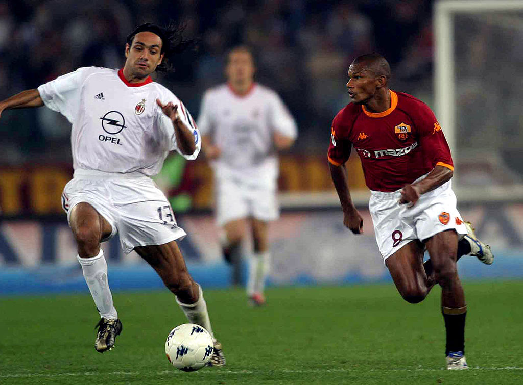 Lima durante un'azione di gioco con la maglia della Roma