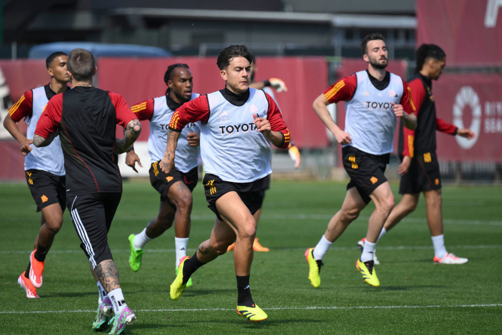 Paulo Dybala in allenamento a Trigoria