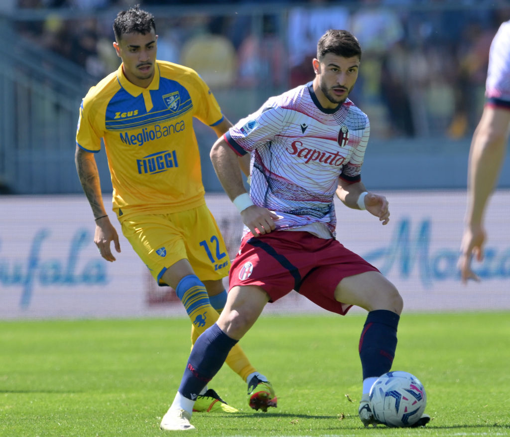 Reinier e Orsolini durante Frosinone-Bologna