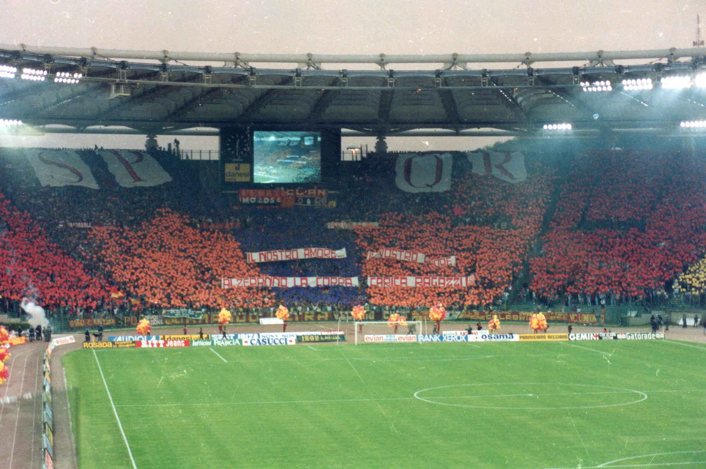 La coreografia realizzata dalla Curva Sud per la finale di ritorno