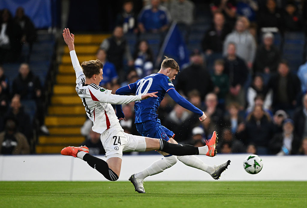 Jan Ziolkowski in azione durante la sfida tra Legia Varsavia e Chelsea della scorsa Conference League