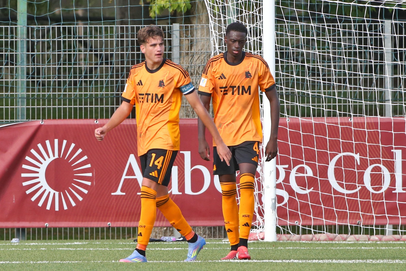 Da sinistra a destra, il capitano Jacopo Mirra e Mohamed Seck