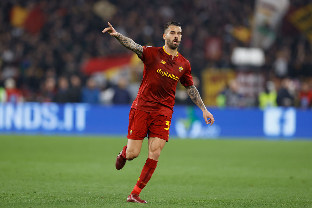 Spinazzola in campo durante Lazio-Roma