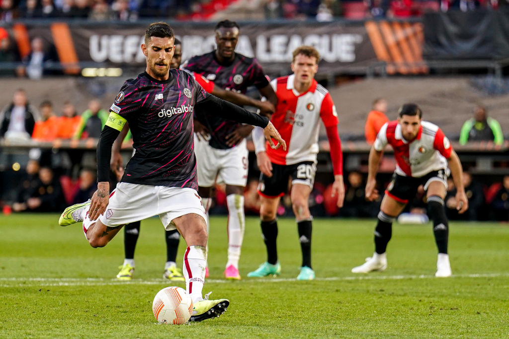 Lorenzo Pellegrini nel momento del calcio di rigore contro il Feyenoord