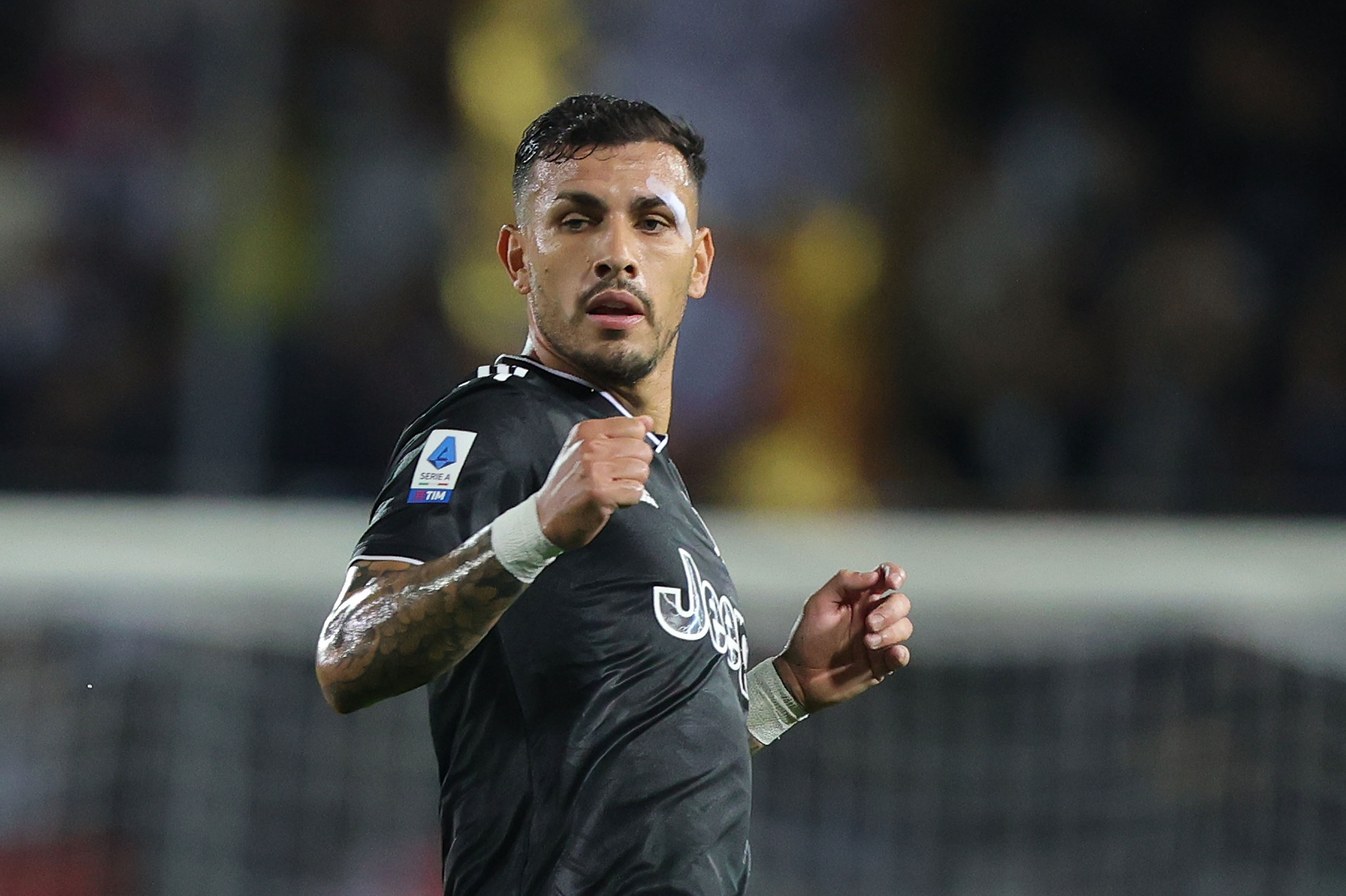 Paredes in campo con la Juventus