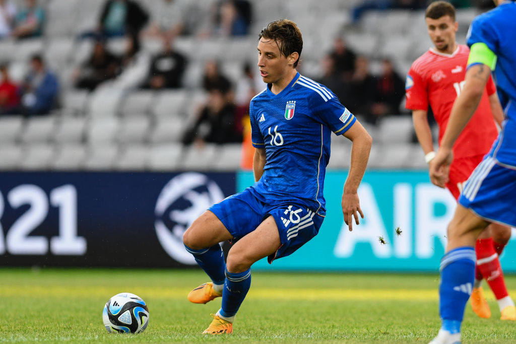 Edoardo Bove con la maglia dell'Italia 