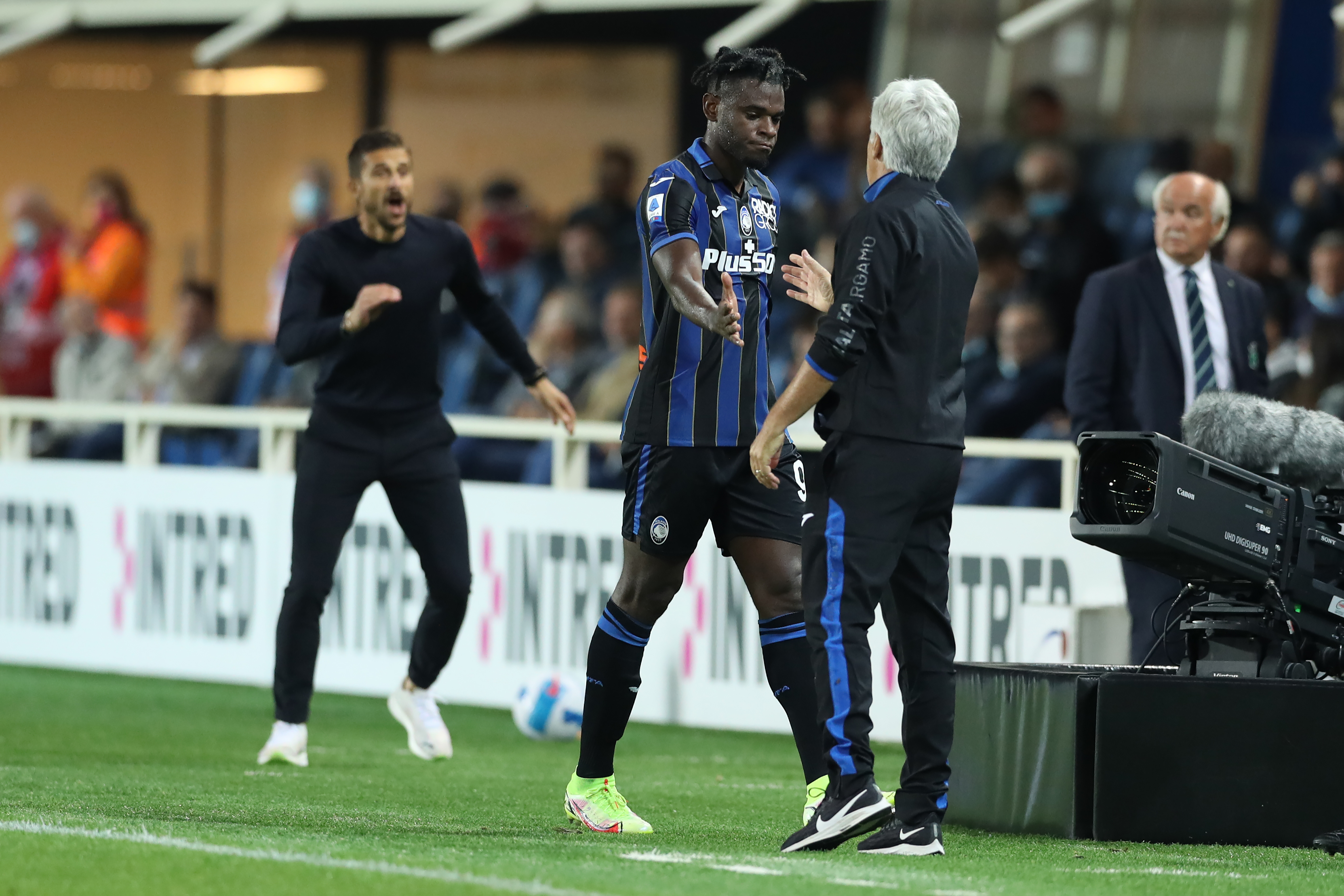 Duvan Zapata e Gianpiero Gasperini durante una sfida dell'Atalanta