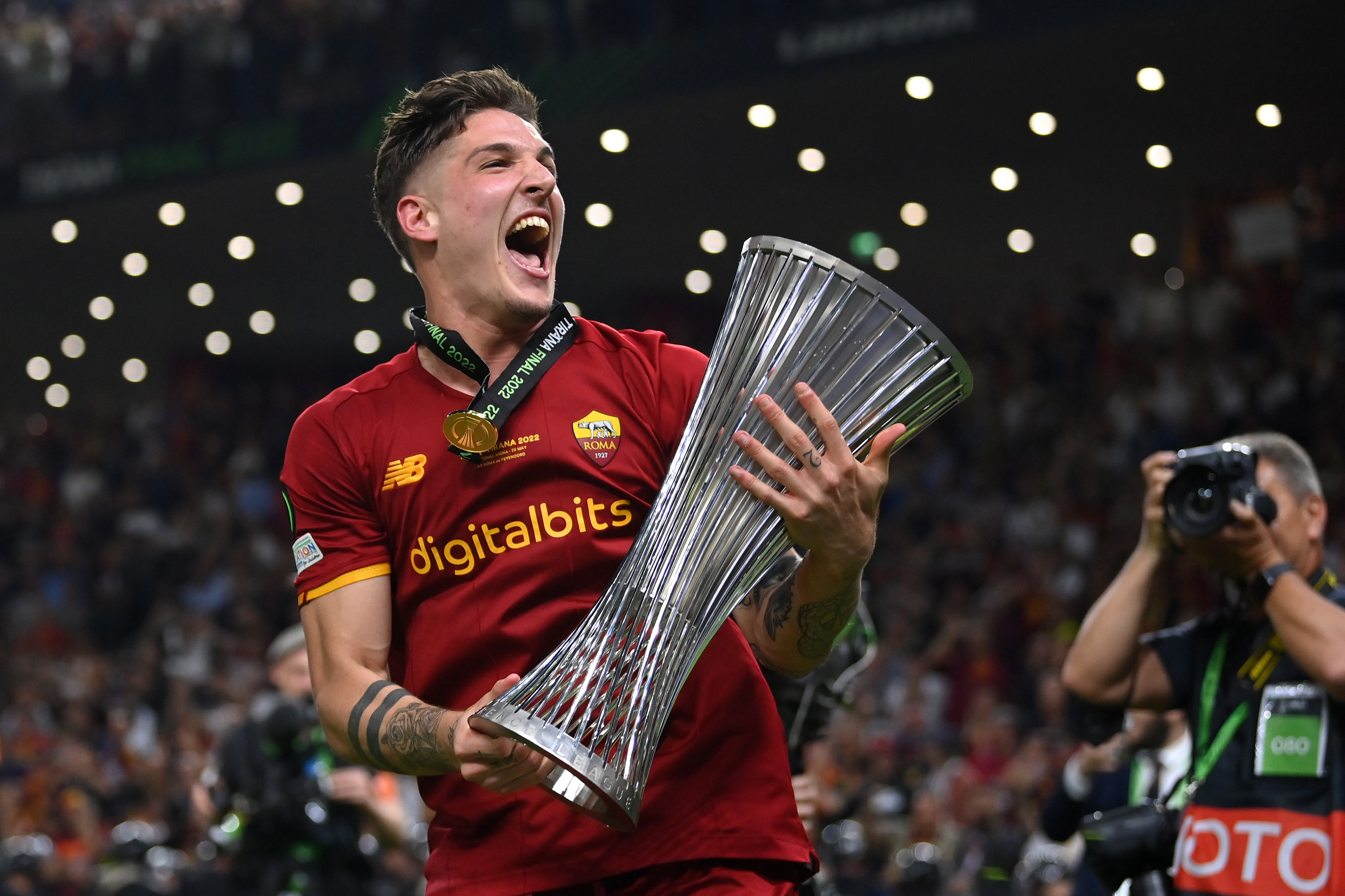 Zaniolo alza la Conference League