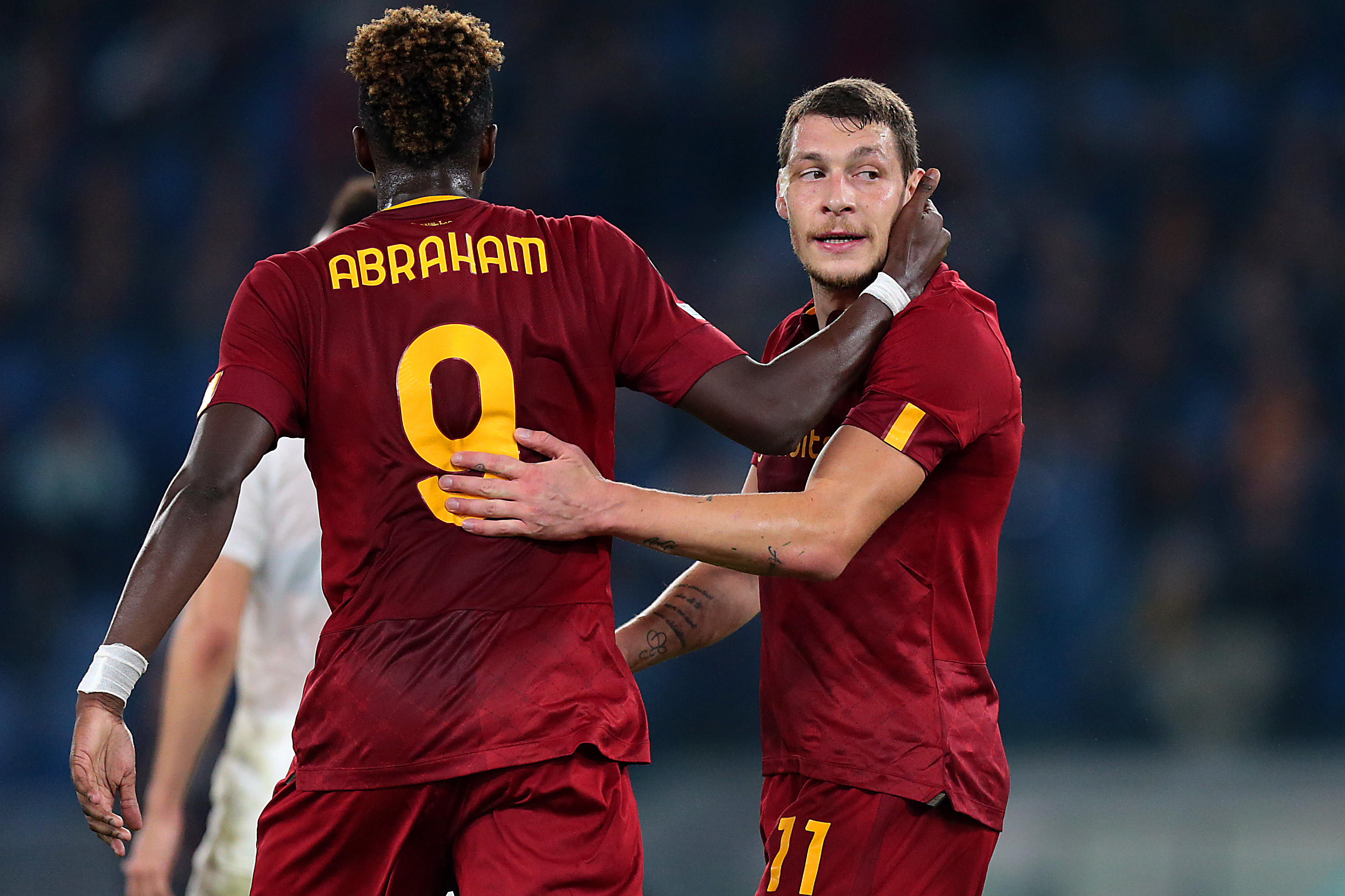 Abraham e Belotti in azione con la maglia della Roma