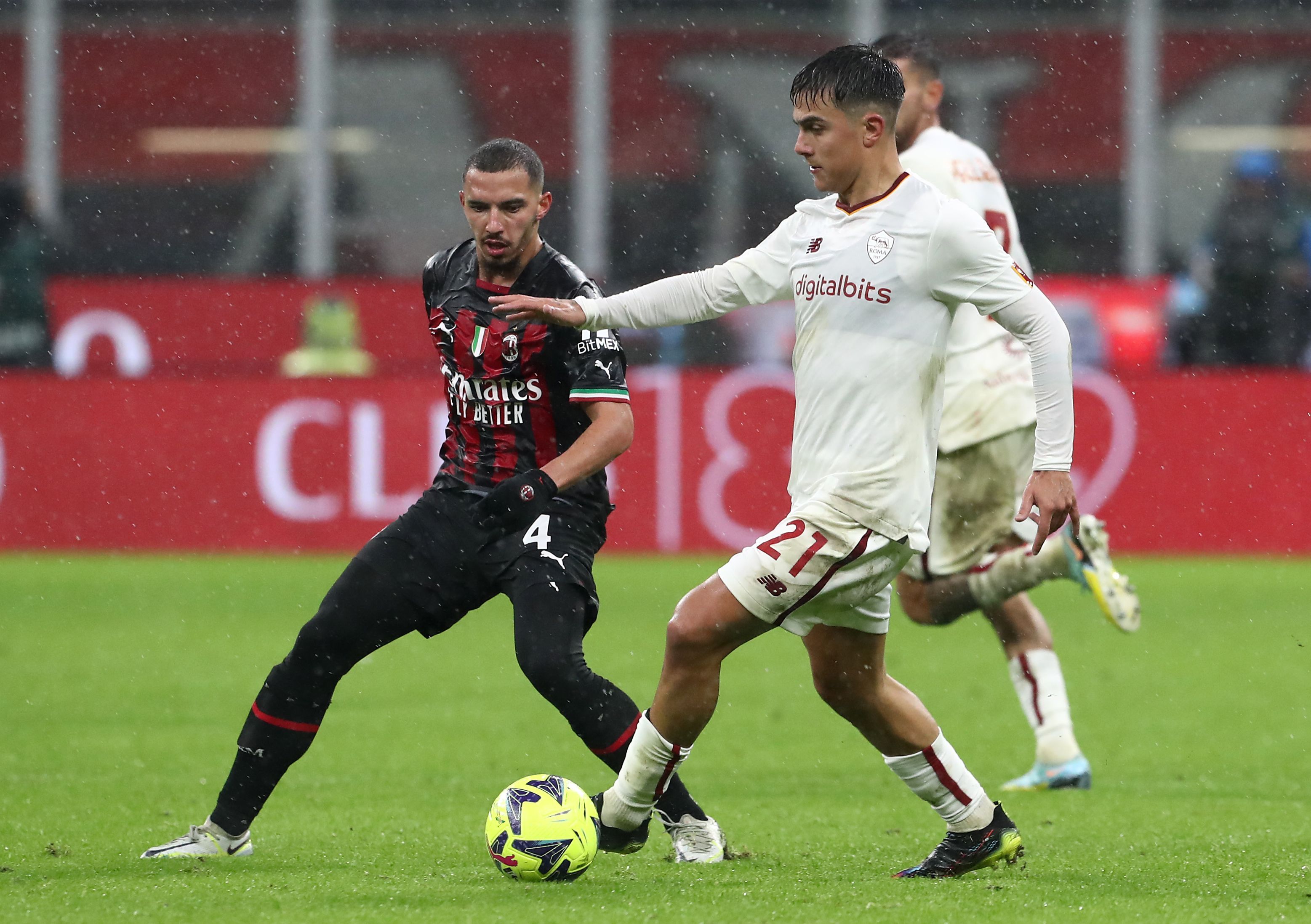 Paulo Dybala nell'ultima trasferta romanista contro il Milan