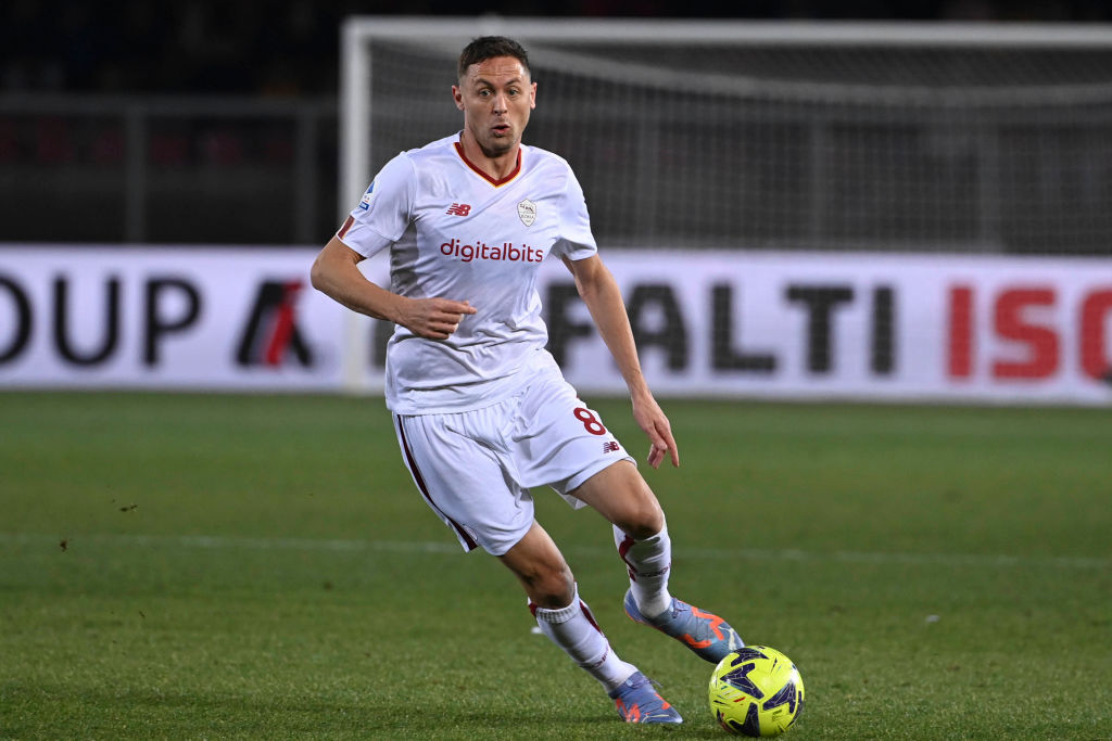 Nemanja Matic in campo al Via Del Mare durante Lecce-Roma 1-1