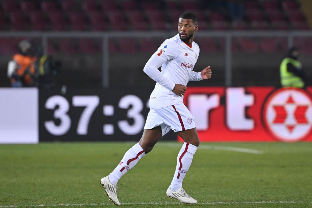 Wijnaldum in campo al Via Del Mare in occasione di Lecce-Roma 1-1