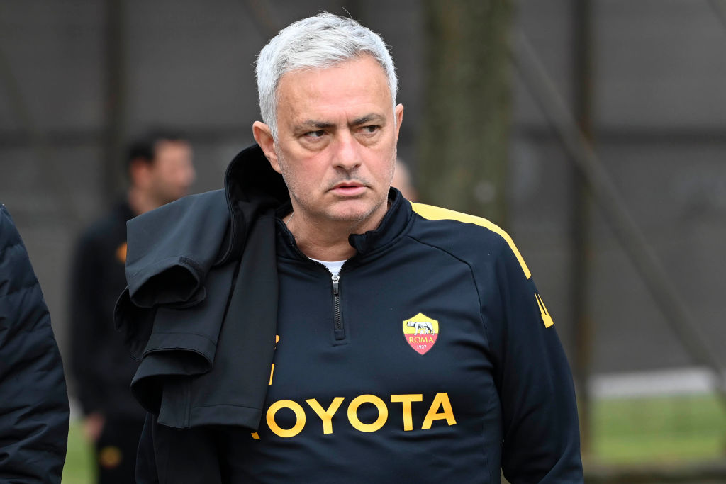 José Mourinho durante un allenamento della Roma